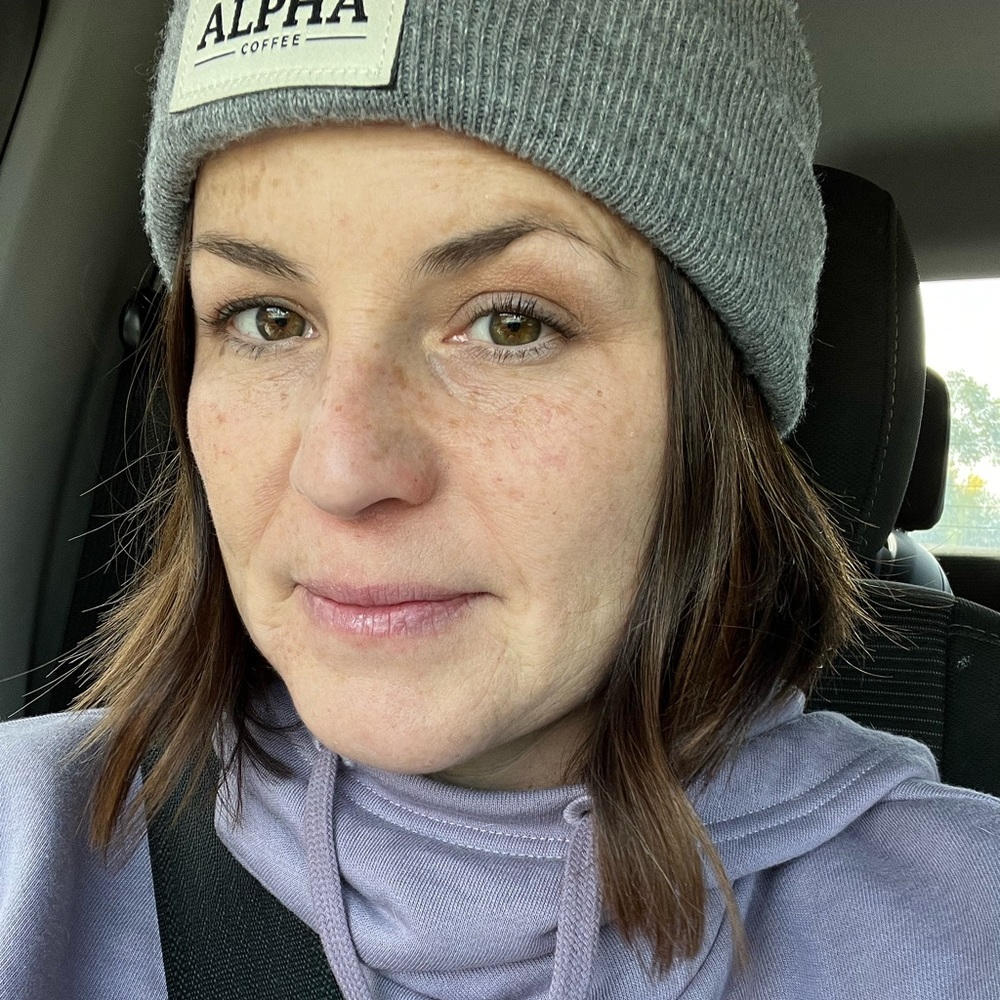 Meet your Posher, Lora